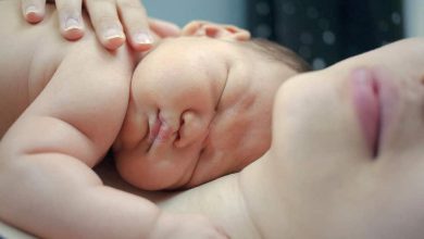 Bild von Seltenes Ereignis!  Ärzte bringen ein kleines Mädchen zur Welt, das in der Bauchhöhle statt in der Gebärmutter gewachsen ist. Beiden geht es gut |  Gesundheitsinfo